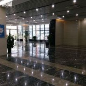 1220平精装修，办公环境优越，价格便宜