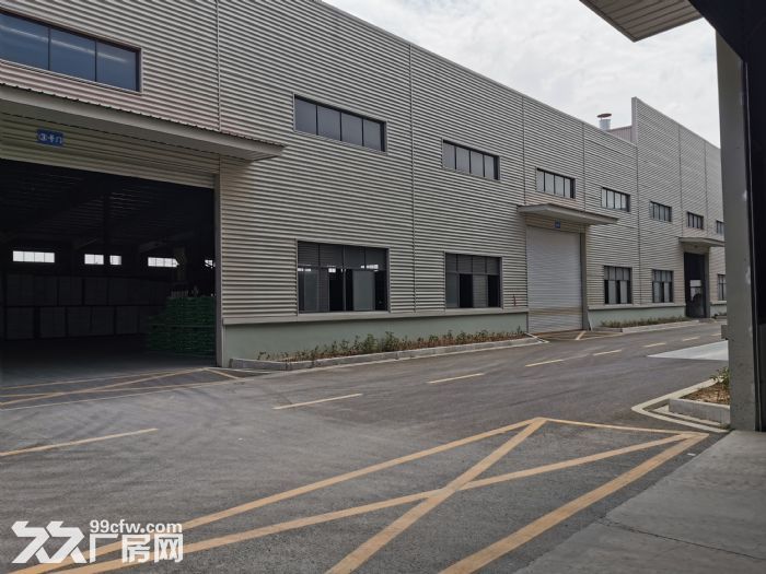 开发区旁 单层厂房 全新厂房 单层9.5 可加工生产仓储 价格可谈随时看房子